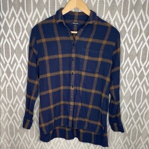 Madewell Navy and Mustard Plaid Shirt Size: Medium